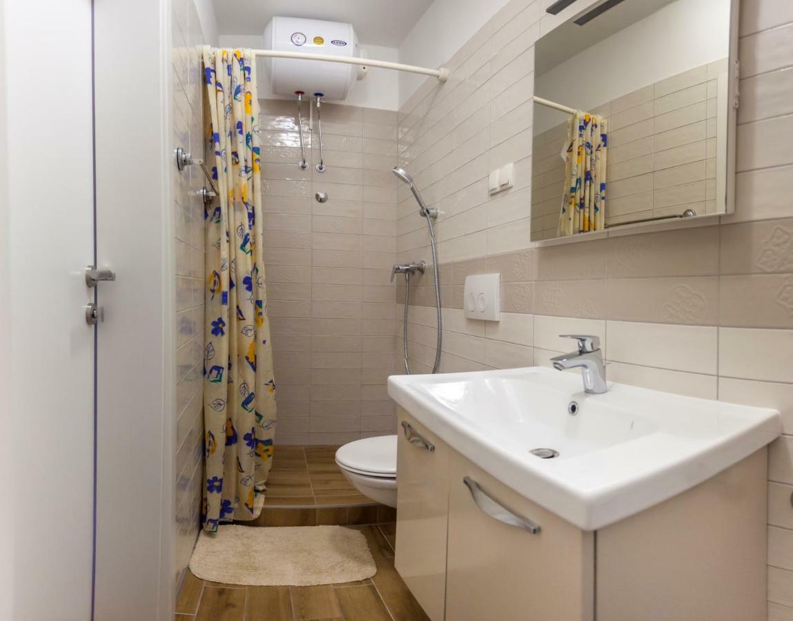 Apartment Hasanec By El-Pi Tours Njivice Luaran gambar