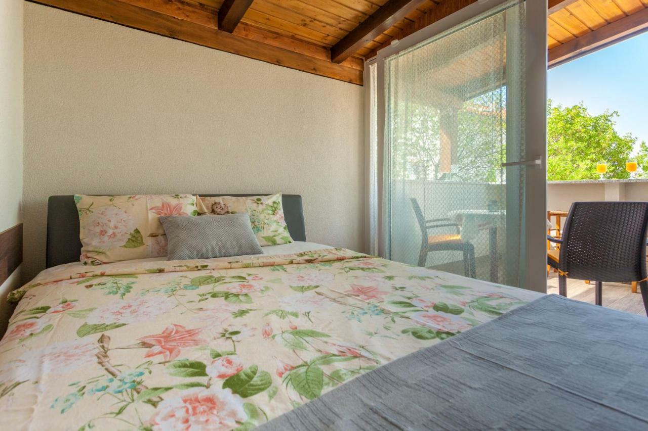 Apartment Hasanec By El-Pi Tours Njivice Luaran gambar