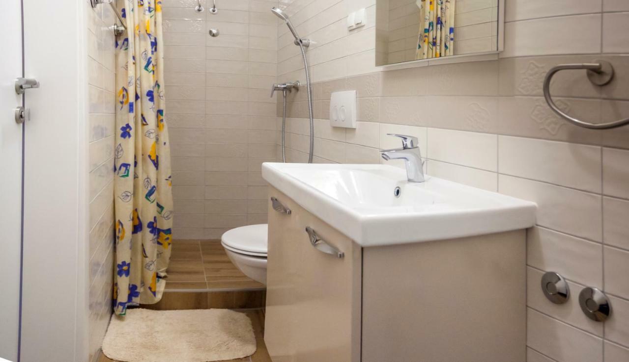 Apartment Hasanec By El-Pi Tours Njivice Luaran gambar