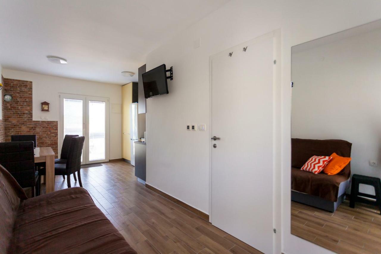 Apartment Hasanec By El-Pi Tours Njivice Luaran gambar