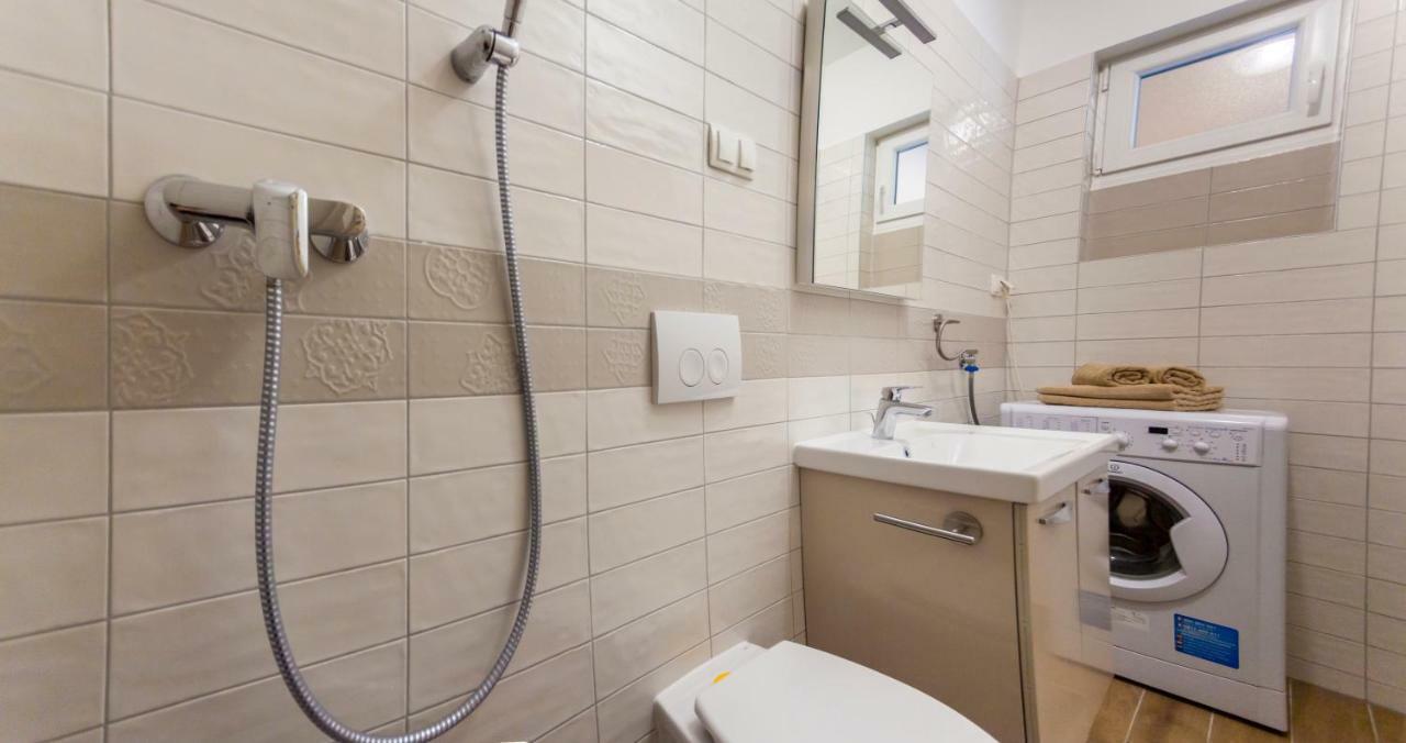 Apartment Hasanec By El-Pi Tours Njivice Luaran gambar